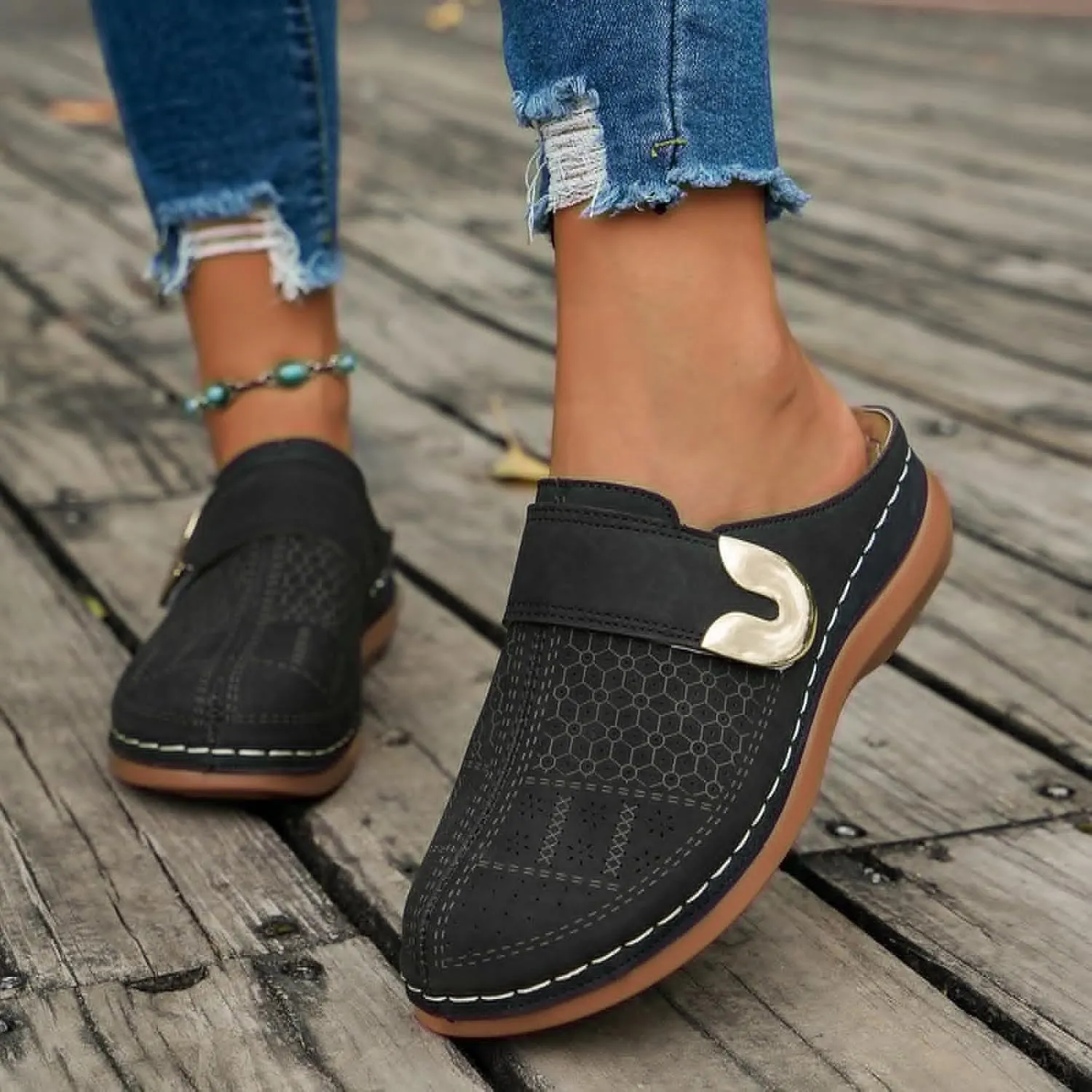 Clogs for Womens Mules Shoes Hollow Closed Toe Sandals Summer Casual Slip on Slippers Boho Outdoor Walking Flats Comfortable Beach Shoes