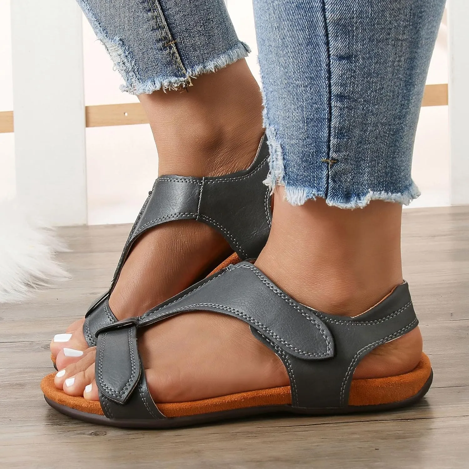 Eduavar Sandals for Women 2025 Arch Support Comfortable Walking Open Toe Flat Casual Summer T-Strap Dessy Sandals Shoes
