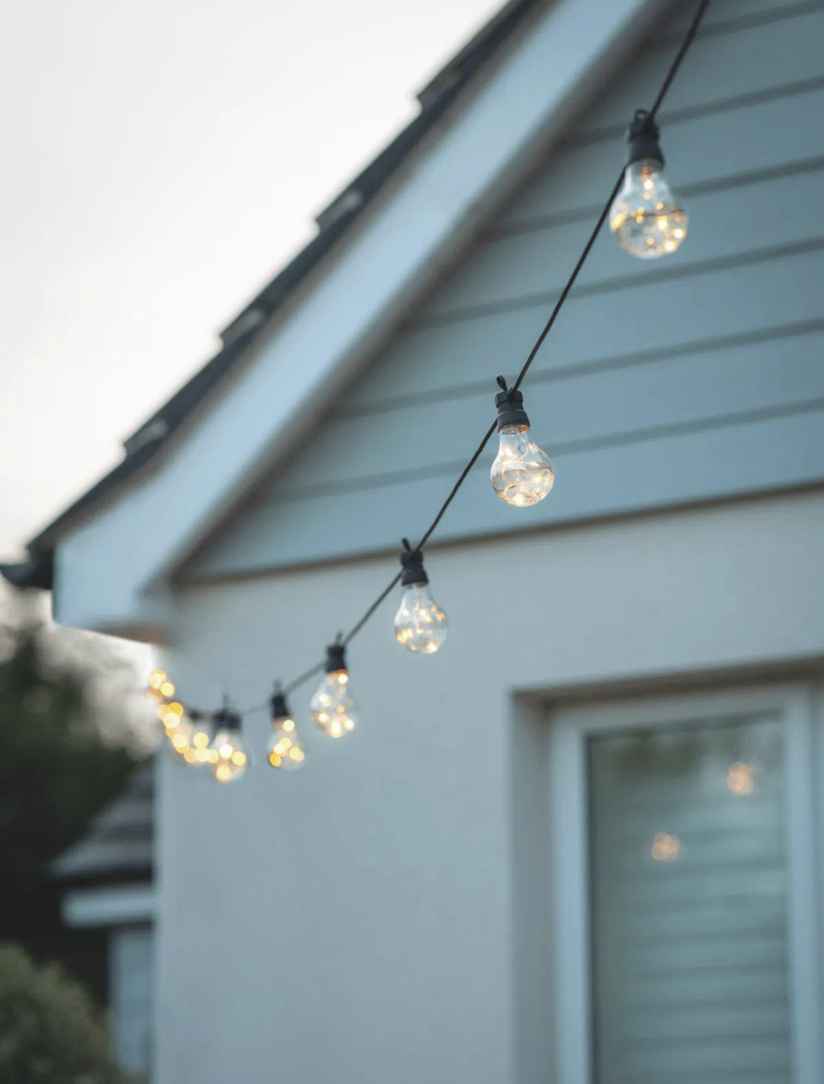 Festoon 20 Black Bulb Solar Powered String Lights