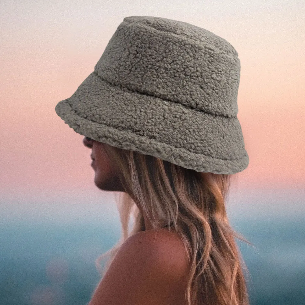 iLLASPARKZ Fluffy Bucket Hat