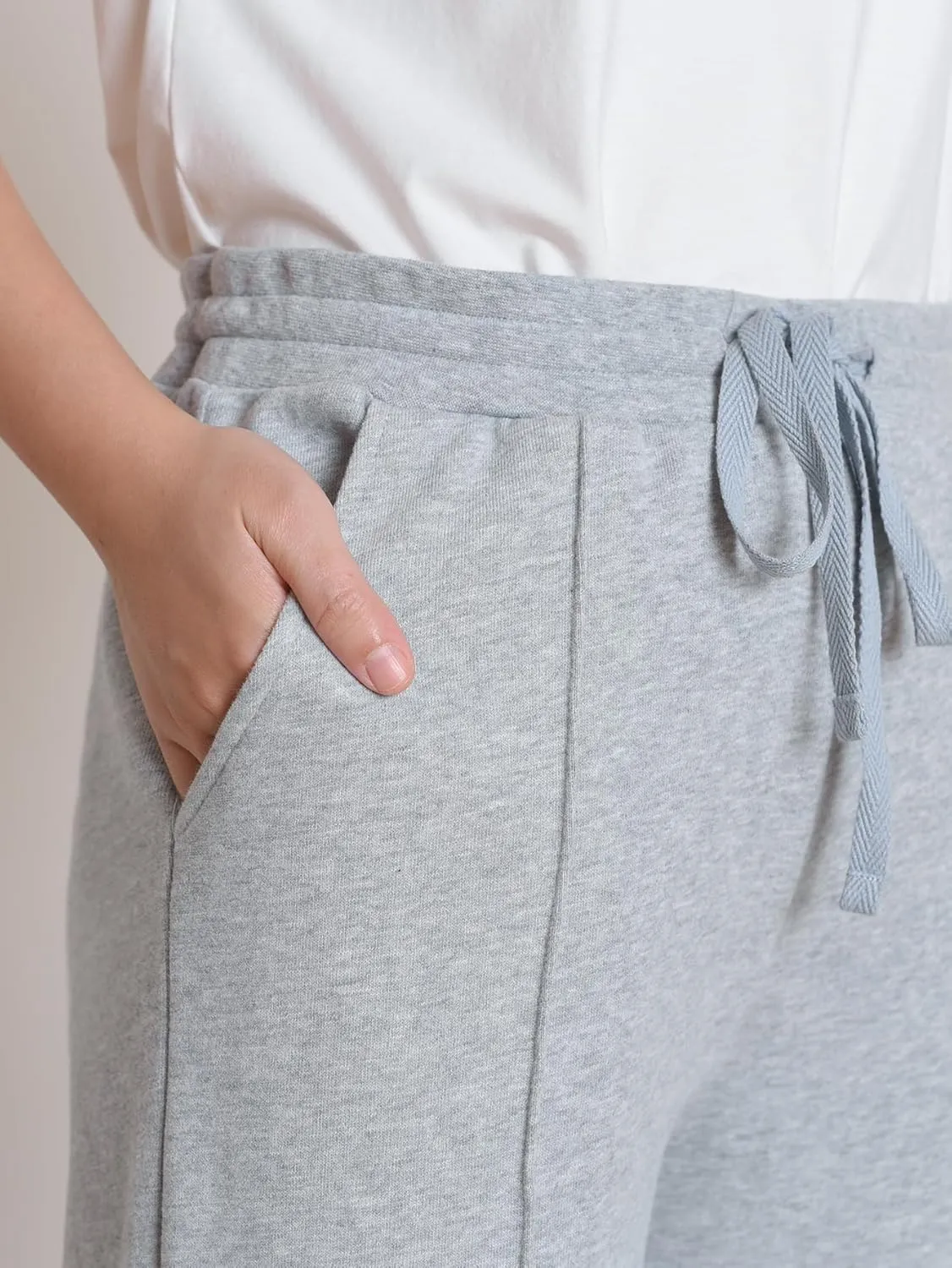 Weintee Women's Petite Wide Leg Sweatpants with Front Seam